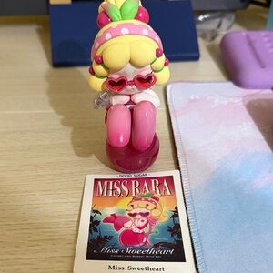 Sweetheart Figurine - Pink